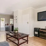 Cape Town - Beautiful Modern Cottage