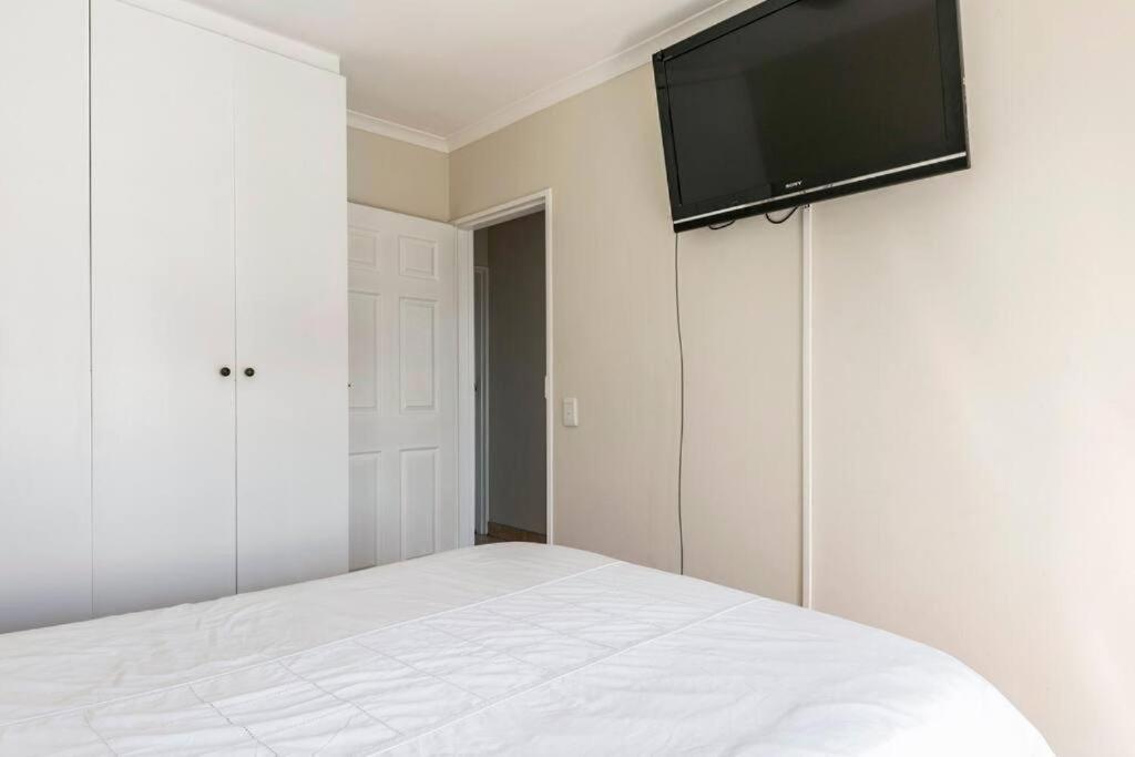 - Beautiful Modern *
